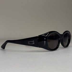 Gucci Black Sunglasses! Very beautiful! Classy!!😎😎🤓